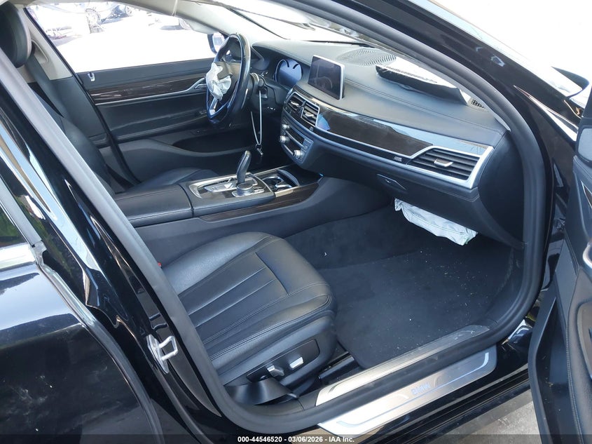2019 BMW 740I