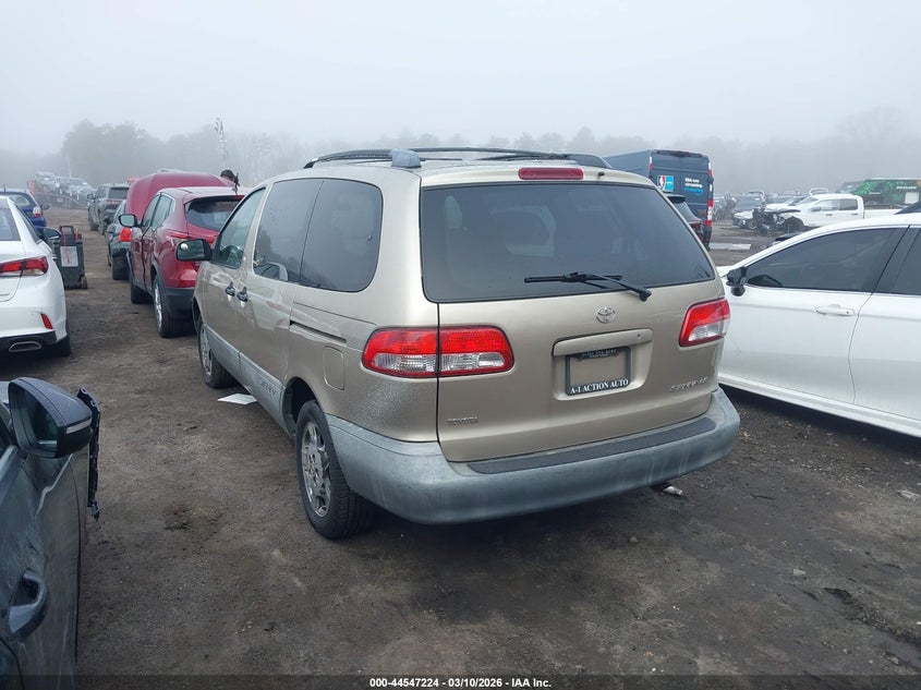 2001 Toyota Sienna Le