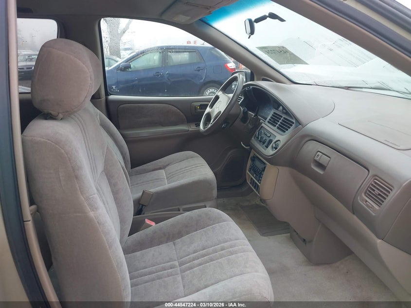 2001 Toyota Sienna Le