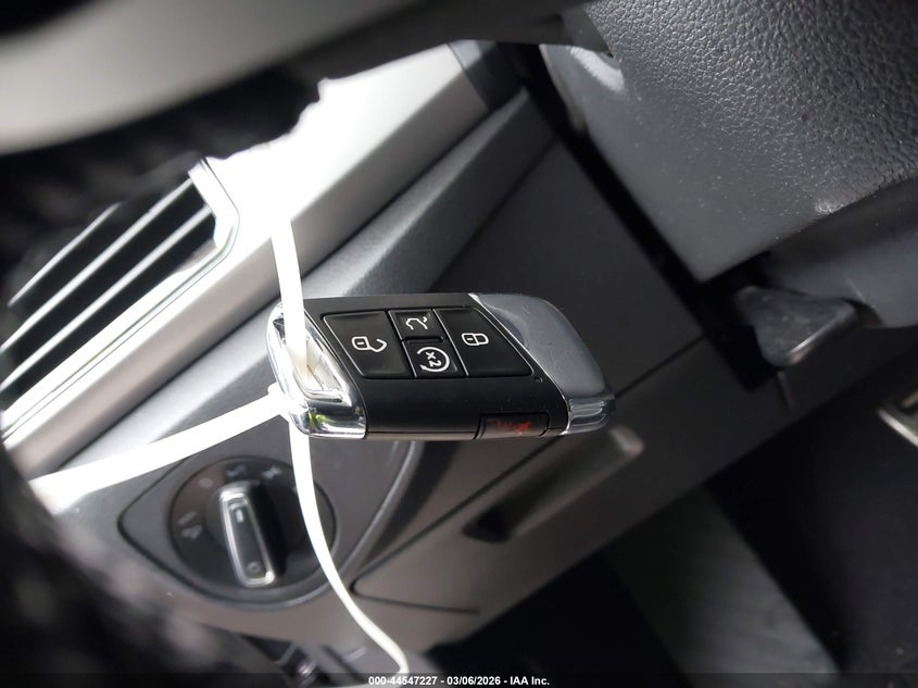 2020 Volkswagen Atlas Cross Sport 3.6L V6 Sel Premium R-Line VIN: 1V2TE2CA1LC221204 Lot: 44547227