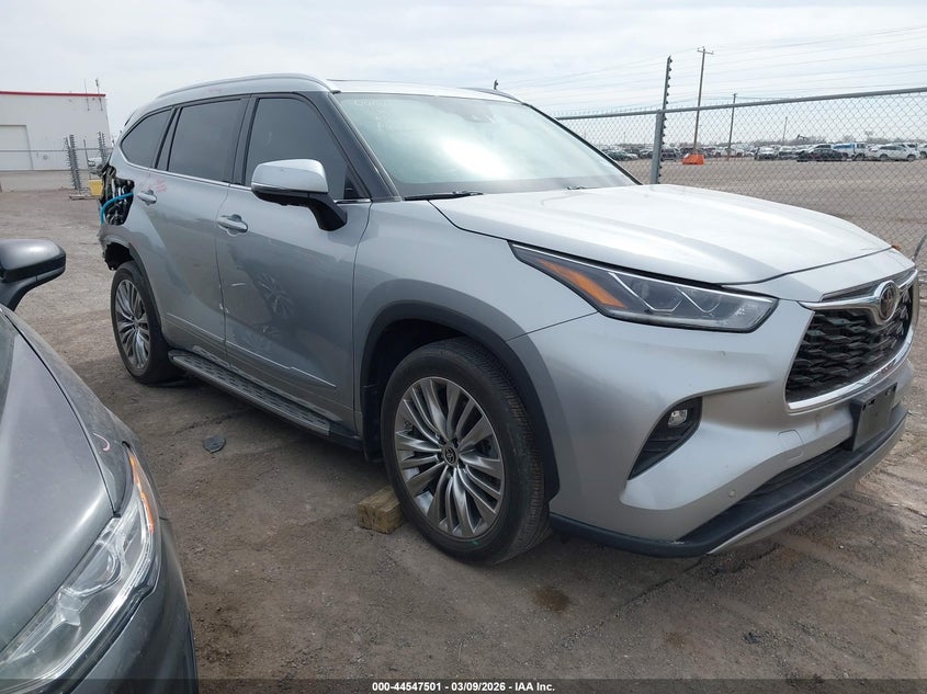 2023 TOYOTA HIGHLANDER auction photo 1