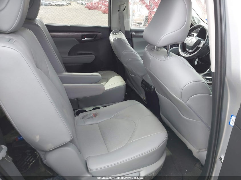 2023 TOYOTA HIGHLANDER auction photo 8