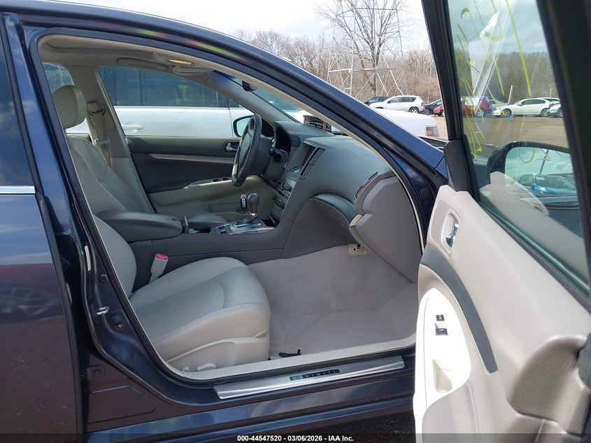 2012 Infiniti G37 Journey