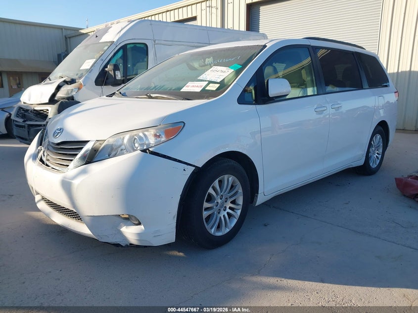 2014 Toyota Sienna Xle V6 8 Passenger 5TDYK3DC3ES502461 photo 1