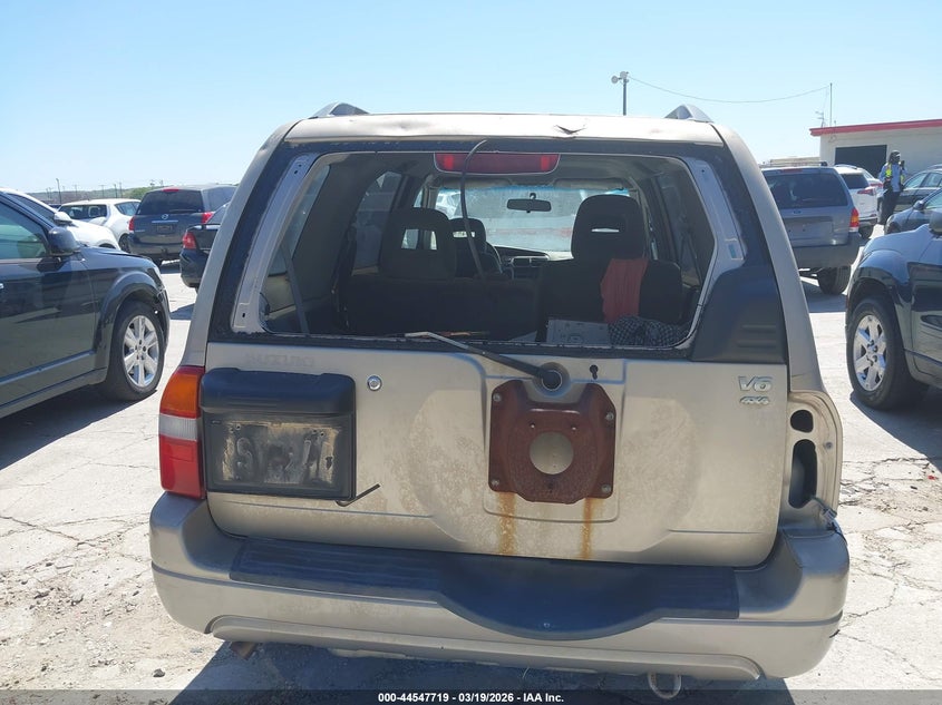 2002 Suzuki Xl-7 Limited/Plus/Standard/Touring VIN: JS3TX92V524116524 Lot: 44547719