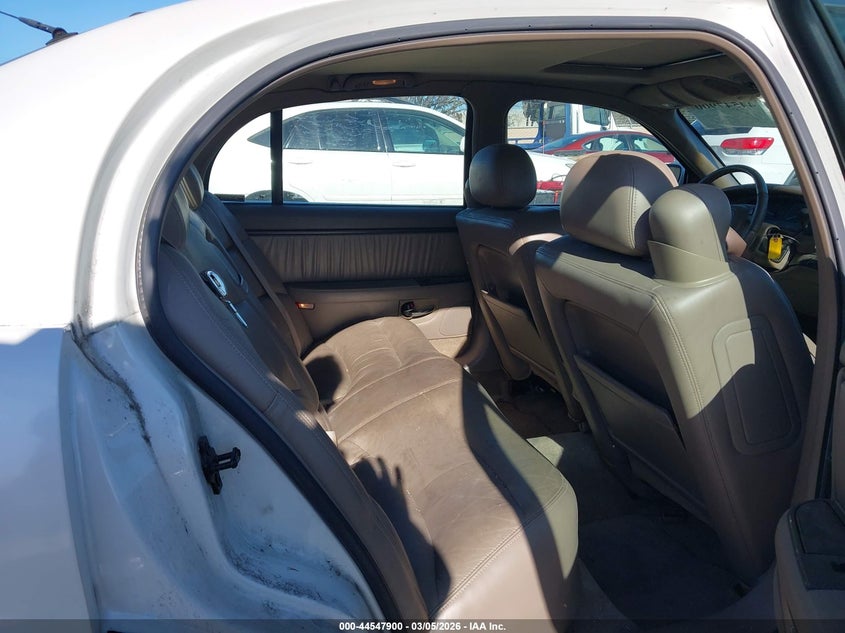 2000 Buick Park Avenue Ultra VIN: 1G4CU5414Y4277140 Lot: 44547900