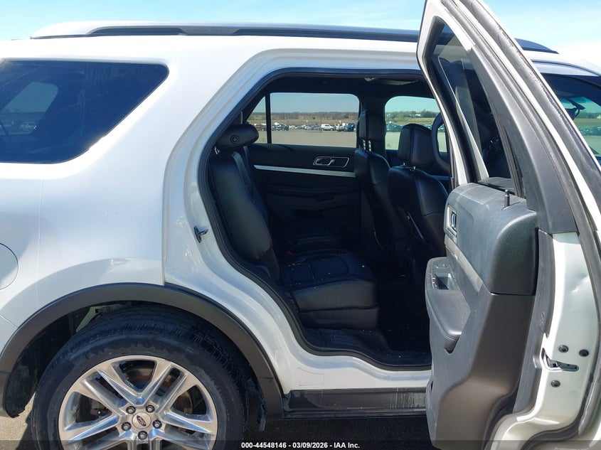 2016 FORD EXPLORER auction photo 8