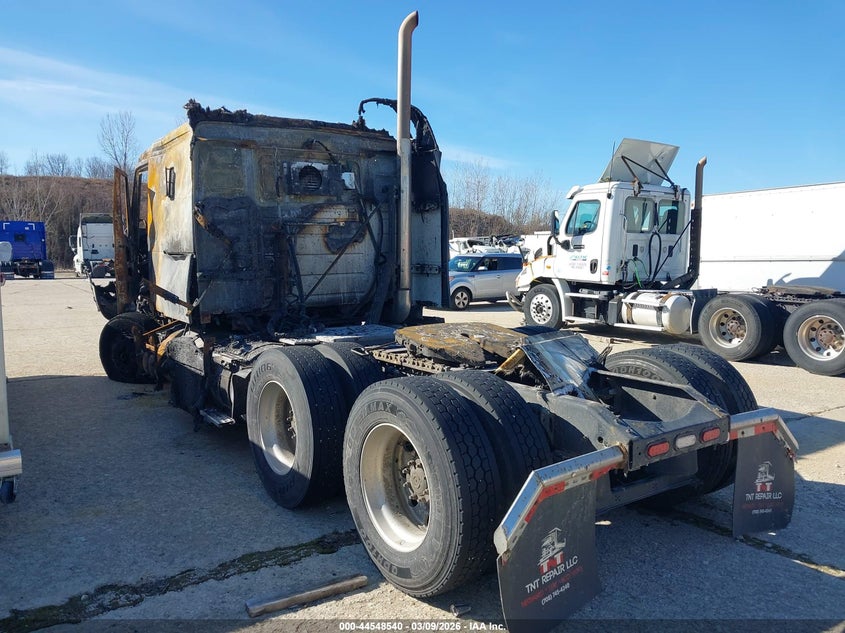 2013 Volvo Vn Vnl white Lot 111044548540 Vin 4V4NC9TH4DN141461