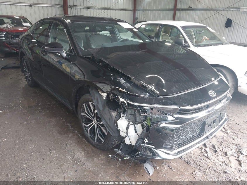 TOYOTA CROWN XLE 2024