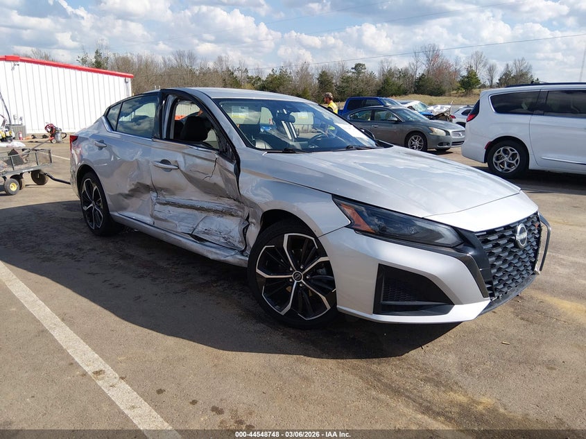 2023 Nissan Altima Sr Fwd