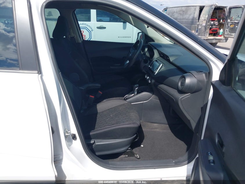 2022 Nissan Kicks S Xtronic Cvt