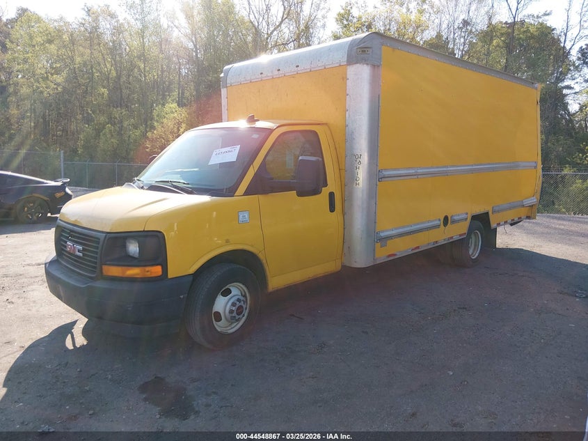 2017 GMC Savana Cutaway Work Van