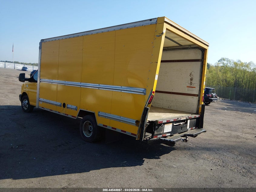 2017 GMC Savana Cutaway Work Van