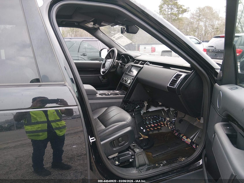 2020 Land Rover Discovery Se