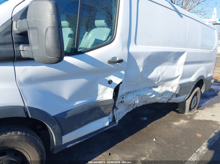 2015 FORD TRANSIT-250 auction photo 6