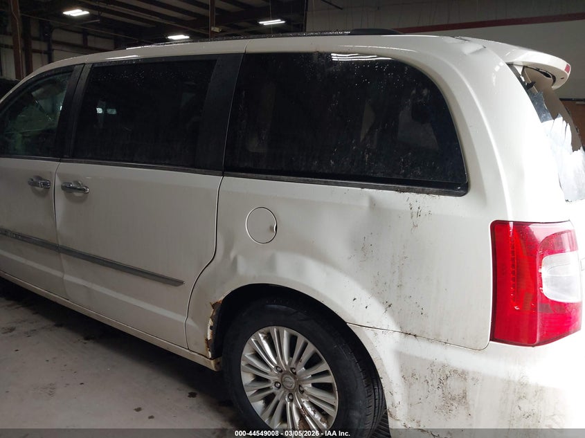 2013 Chrysler Town & Country Limited