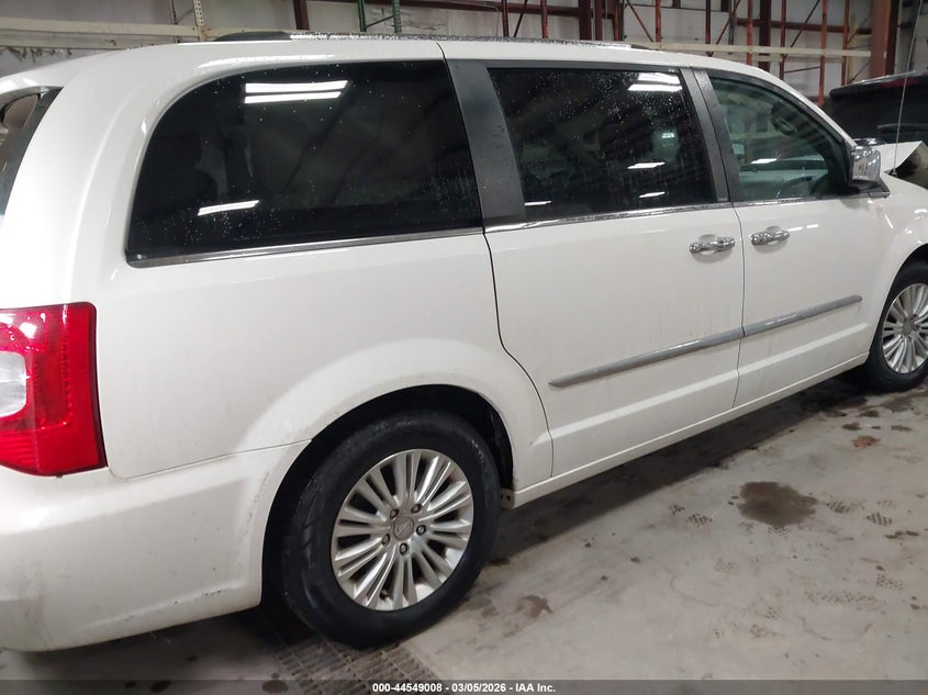 2013 Chrysler Town & Country Limited