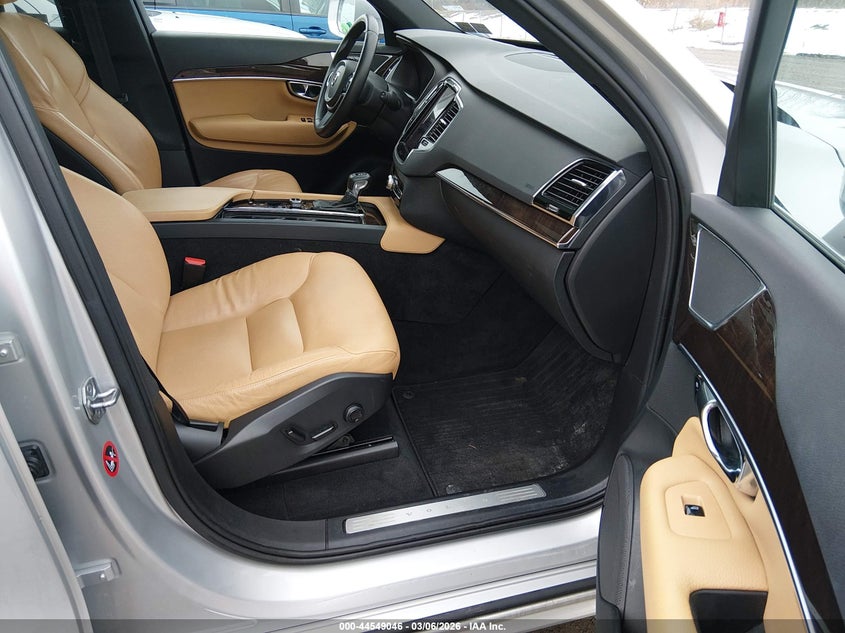 2016 Volvo Xc90 T6 Momentum