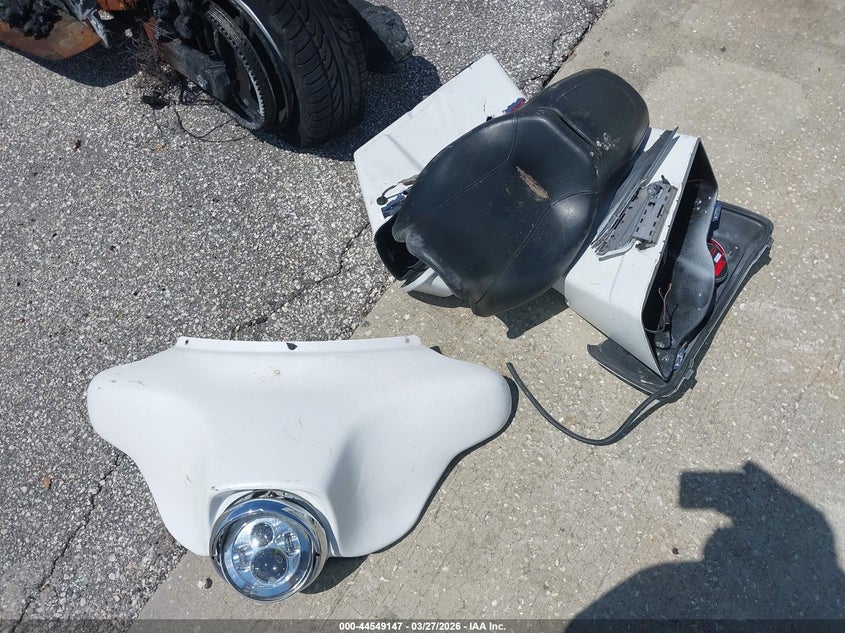 2011 Harley-Davidson Flhx VIN: 1HD1KB41XBB615884 Lot: 44549147