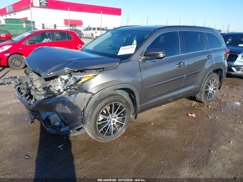 2017 Toyota Highlander Se