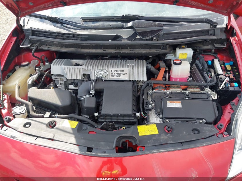 2015 TOYOTA PRIUS HATCHBACK 1.8L I-4 DOHC, VVT, 98HP