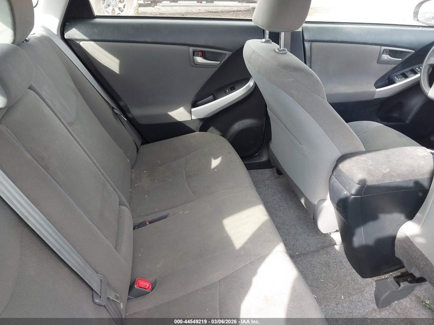 2015 TOYOTA PRIUS HATCHBACK 1.8L I-4 DOHC, VVT, 98HP