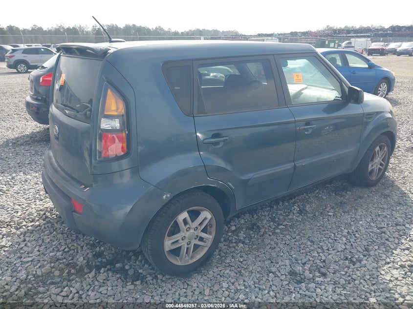 2011 Kia Soul +