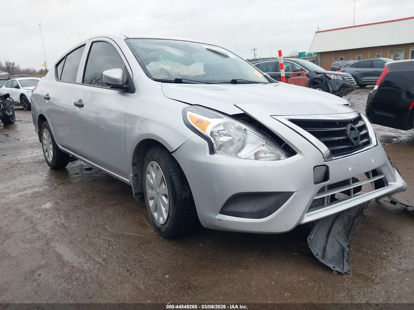 2018 Nissan Versa 1.6 S+
