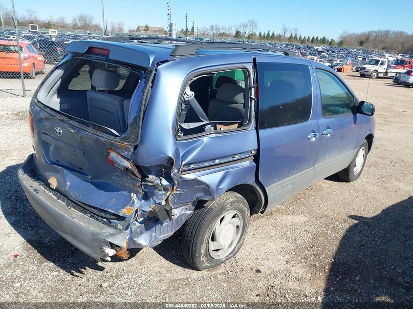 1998 Toyota Sienna Le