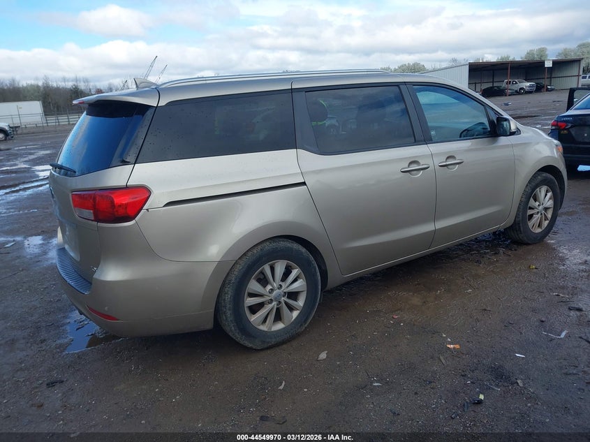 2016 KIA SEDONA auction photo 4