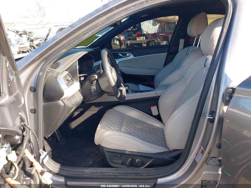 2023 Genesis G70 3.3T Rwd