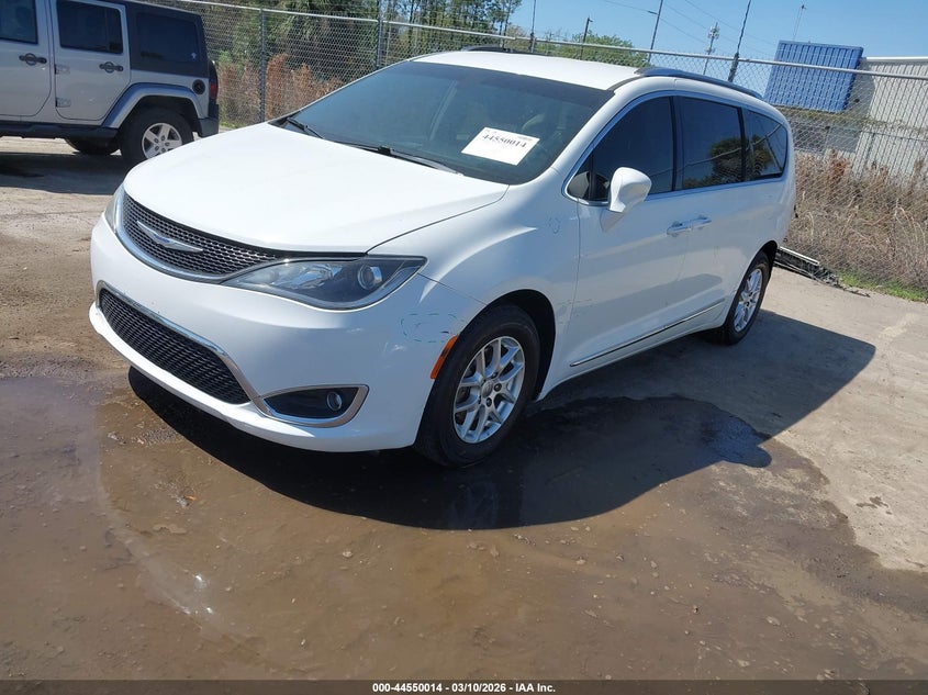 2020 Chrysler Pacifica Touring L