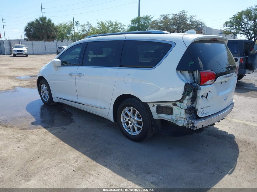 2020 Chrysler Pacifica Touring L