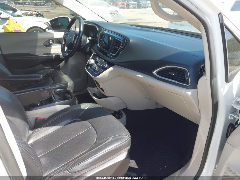 2020 Chrysler Pacifica Touring L