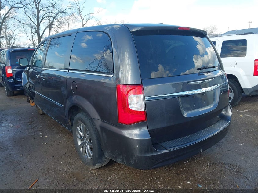 2016 Chrysler Town & Country S