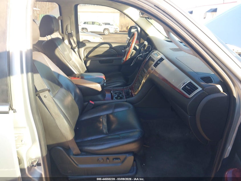 2010 Cadillac Escalade Luxury