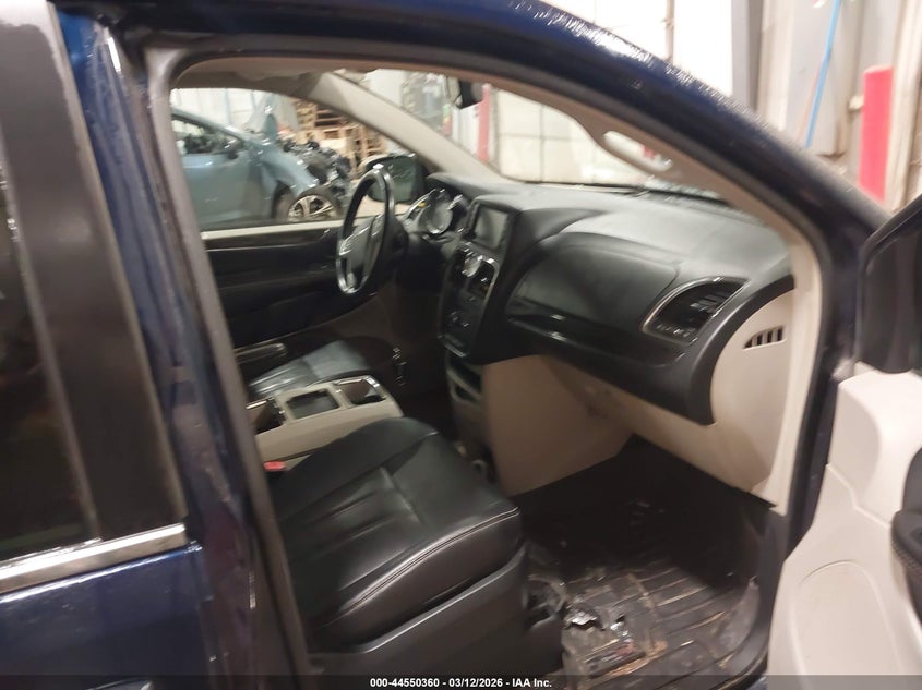 2015 Chrysler Town & Country Touring