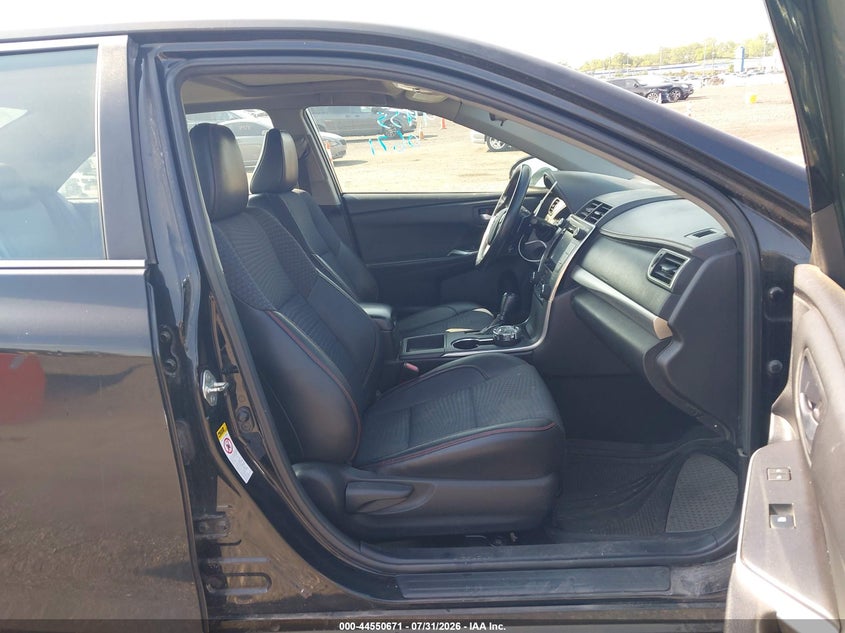 2015 TOYOTA CAMRY auction photo 5