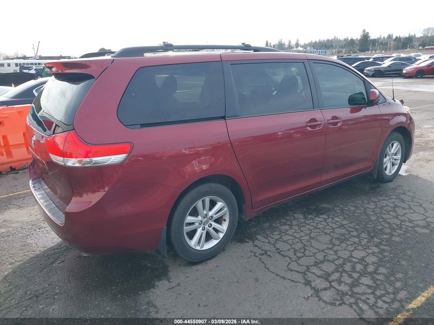 2012 Toyota Sienna Le 7 Passenger