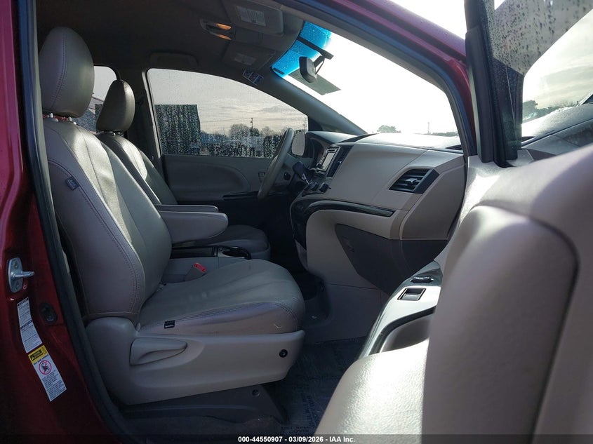 2012 Toyota Sienna Le 7 Passenger