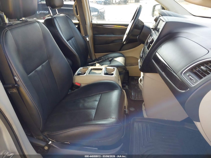 2012 Chrysler Town & Country Touring