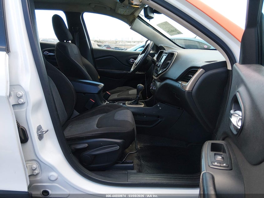 2015 Jeep Cherokee Sport