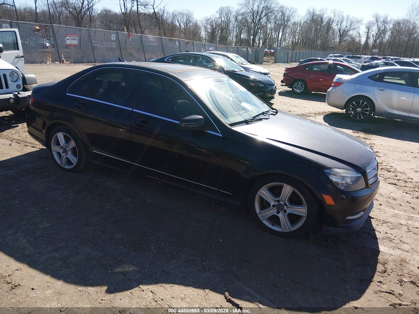 2011 Mercedes-Benz C 300 Luxury 4Matic/Sport 4Matic