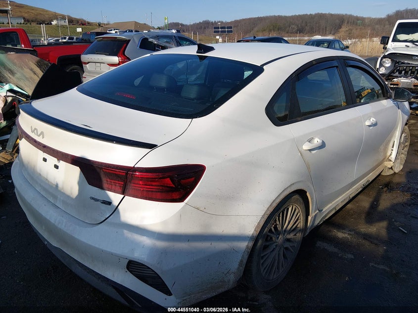 Vin: 3kpf54ad8re831965, lot: 45047900, kia forte gt-line 20244