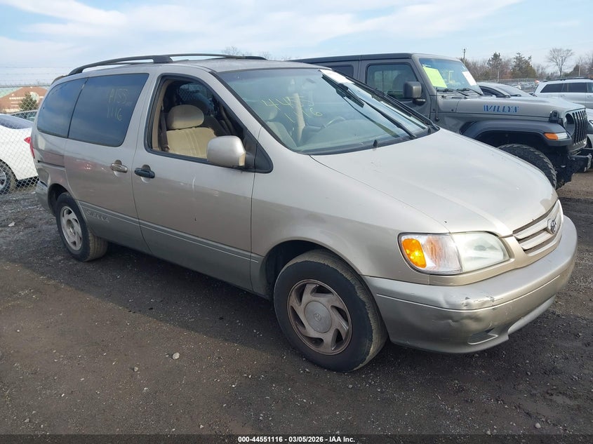 2002 Toyota Sienna Le