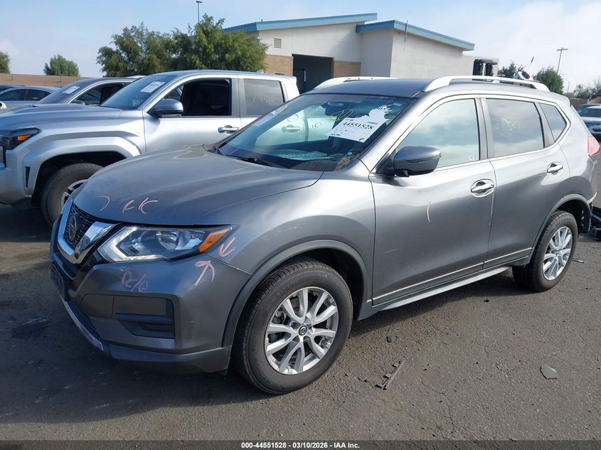 2018 Nissan Rogue Sv