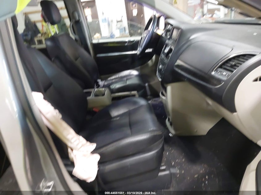 2014 Chrysler Town & Country Touring