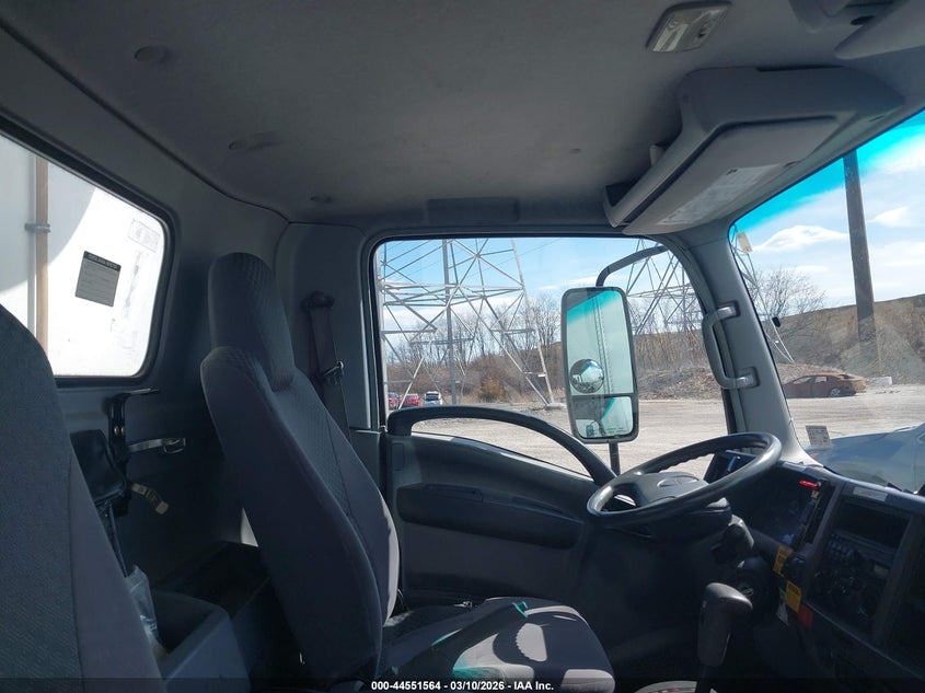 2010 ISUZU DSL REG VAN N/A