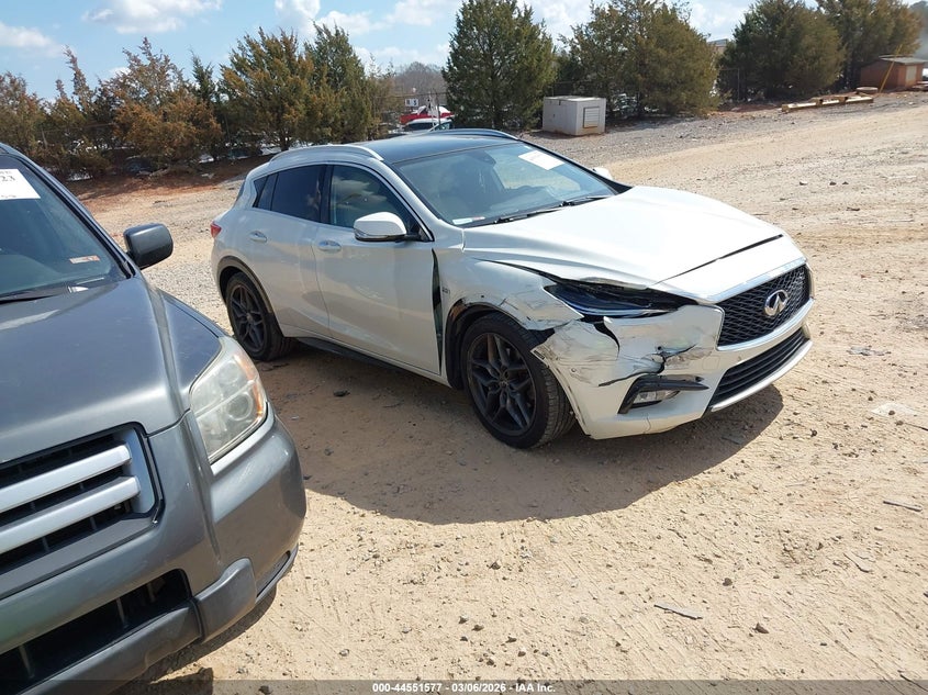 2017 INFINITI QX30 PREMIUM