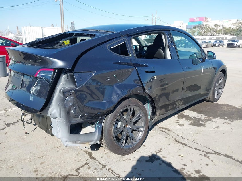 2024 Tesla Model Y Long Range Dual Motor All-Wheel Drive/Rwd